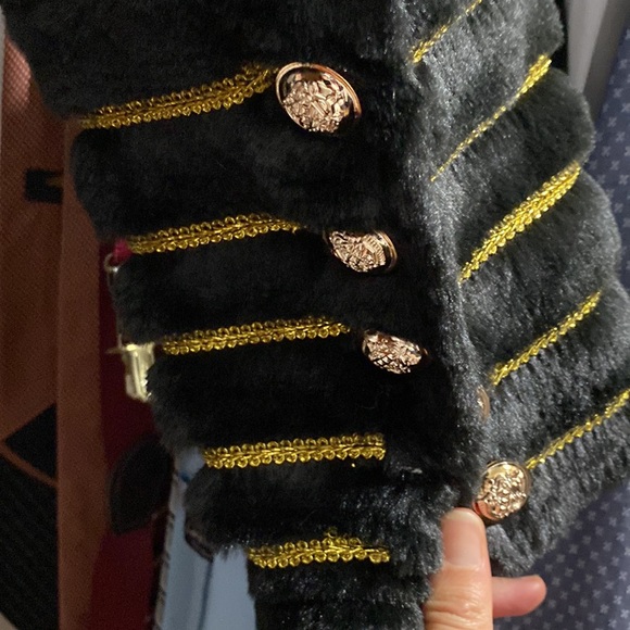 Foxy Fun and Fleecy! Beautiful Jacket, lots of fun and definitely different! - Picture 3 of 11